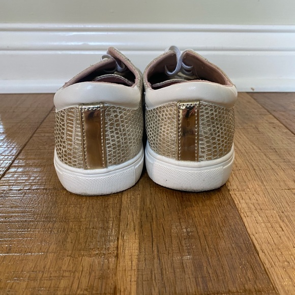 CUSHIONAIRE SIZE 10 - Picture 5 of 5